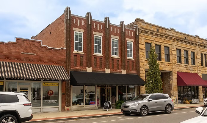 114 1st Ave NW Winchester TN